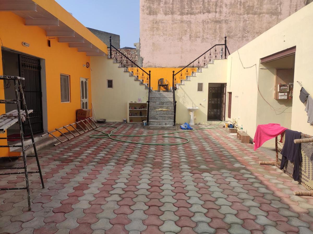Nidhivan Homestay Vrindāvan المظهر الخارجي الصورة